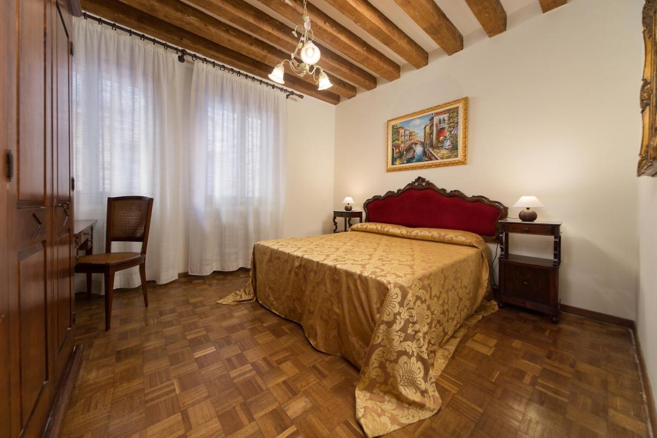 Apartamento At 2 Minutes From San Marco Square Venecia Exterior foto