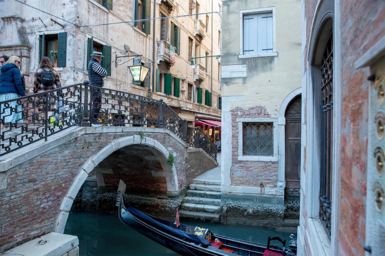 Apartamento At 2 Minutes From San Marco Square Venecia Exterior foto