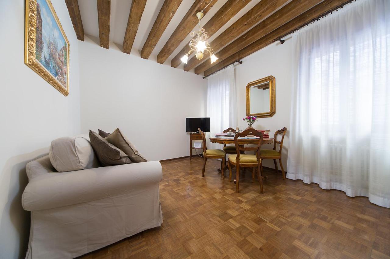 Apartamento At 2 Minutes From San Marco Square Venecia Exterior foto